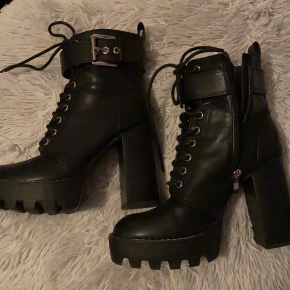 forever 21 black heeled biker boots. size 7 & only worn once !! - Picture 1 of 3